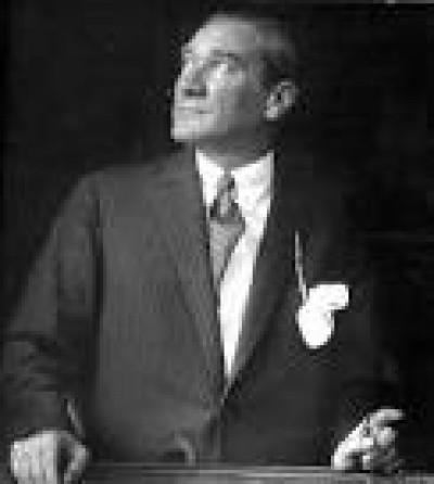 Gazi Mustafa Kemal Atatürk Gençler İçin Fotoğrafla Atatürk
